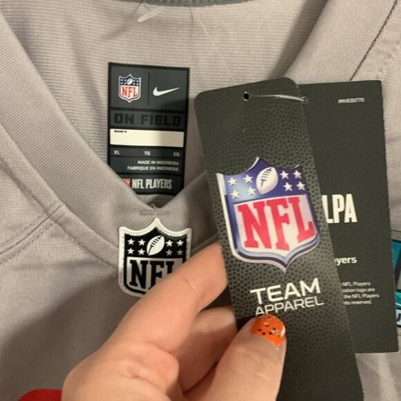 Patrick Mahomes Jersey - Picture 3 of 4